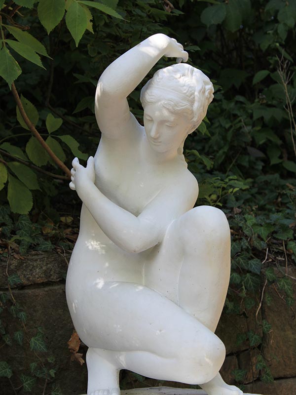 Венера купальщиця