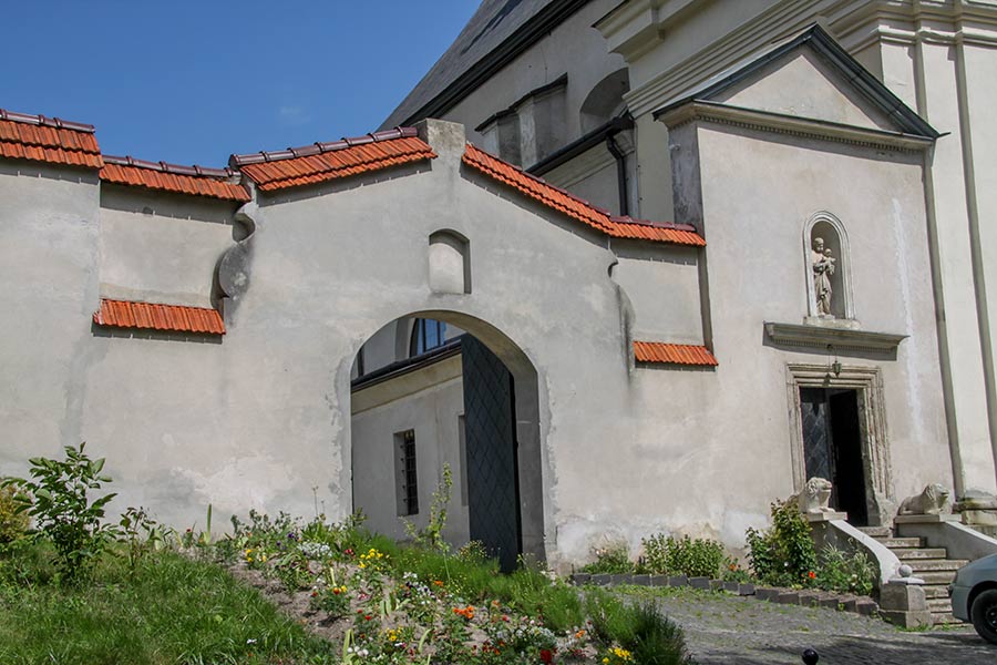 Костел босих кармелітів