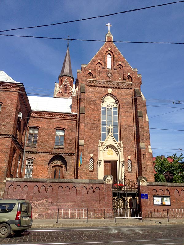 Храм Святого Климентія Папи - монастир Кармеліток Босих