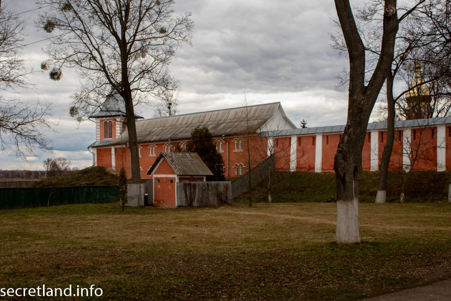Свято-Троицкий Густынский монастырь