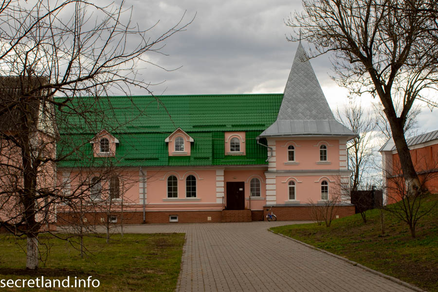 Свято-Троицкий Густынский монастырь